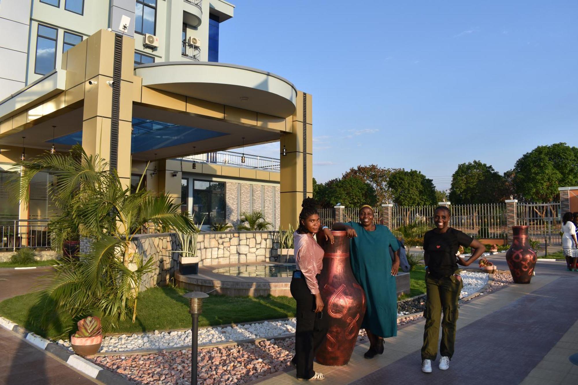 Brand Hotel Dodoma Bagian luar foto